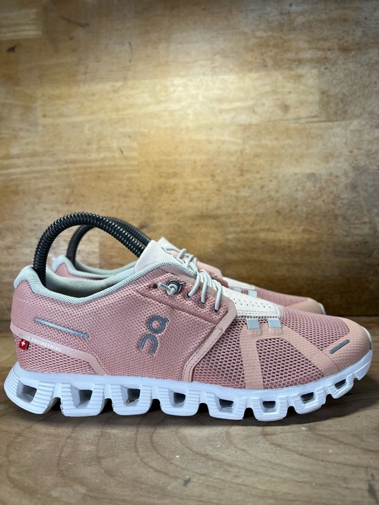 On Running Shoes - On Cloud 5 REFLECTIVE Womens Size 7 Running Shoes Sneakers Rose Shell Pink